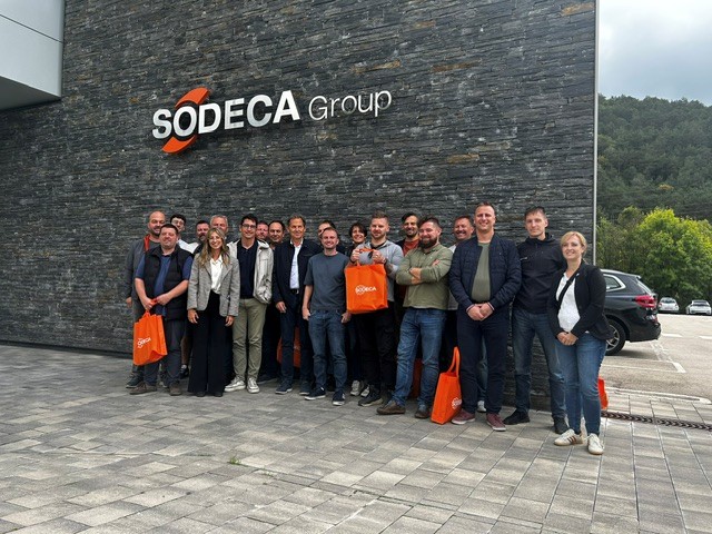 Strokovna ekskurzija slovenskih projektantov v podjetje SODECA v Španiji Strokovna ekskurzija slovenskih projektantov v podjetje SODECA v Španiji